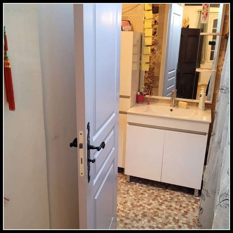 Dpt Var (83), à vendre FREJUS appartement T1 de 31,45 m² - photo 6
