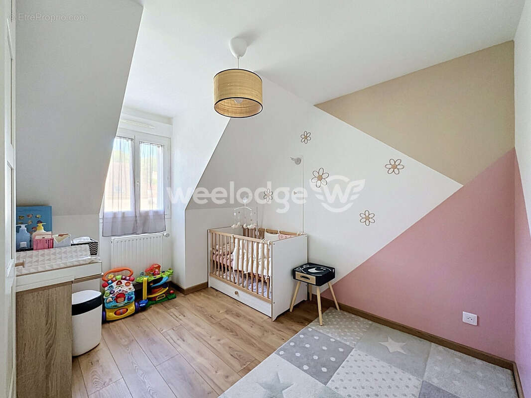 Maison 100 m² à Jouy-Le-Moutier  - photo 7