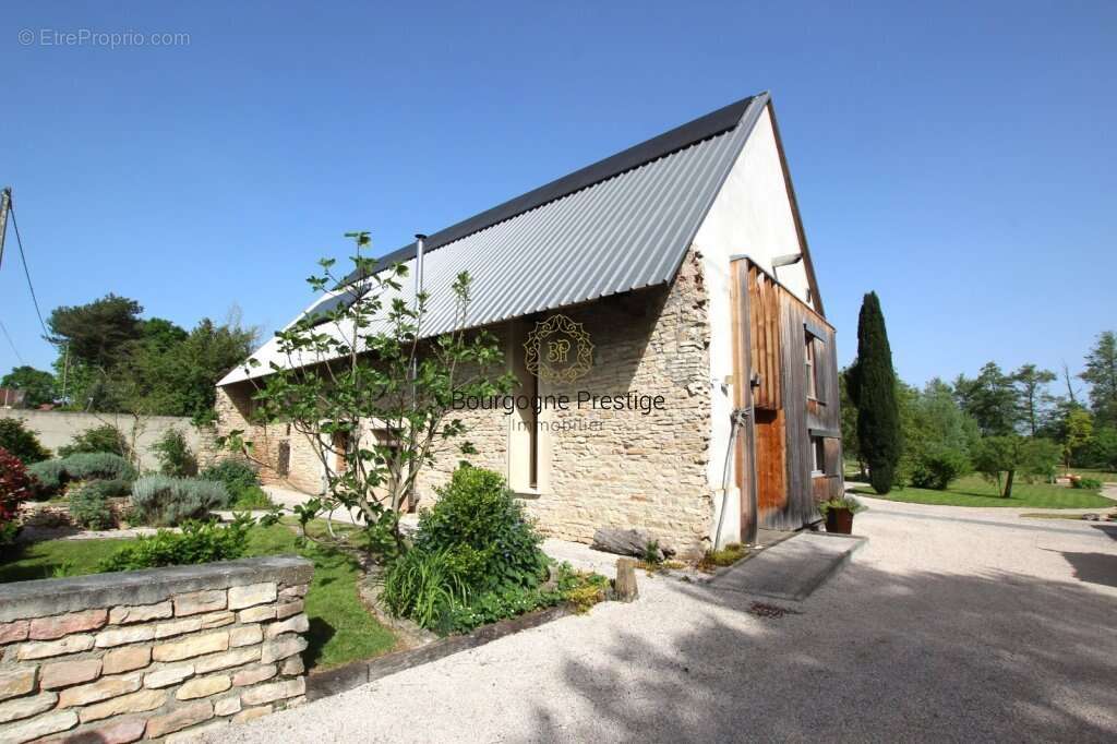 Rare belle propriete contemporaine et ecologique au coeur de la campagne en bord de riviere - photo 5