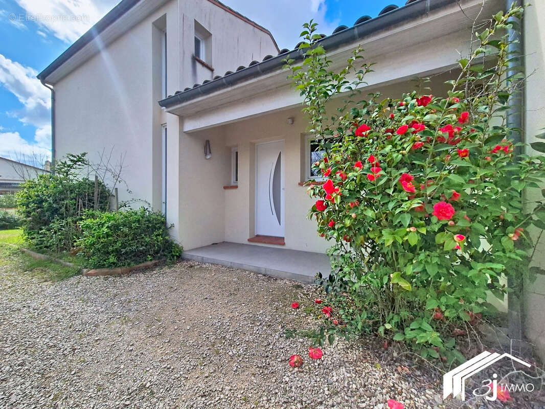 Maison à LA SALVETAT-SAINT-GILLES