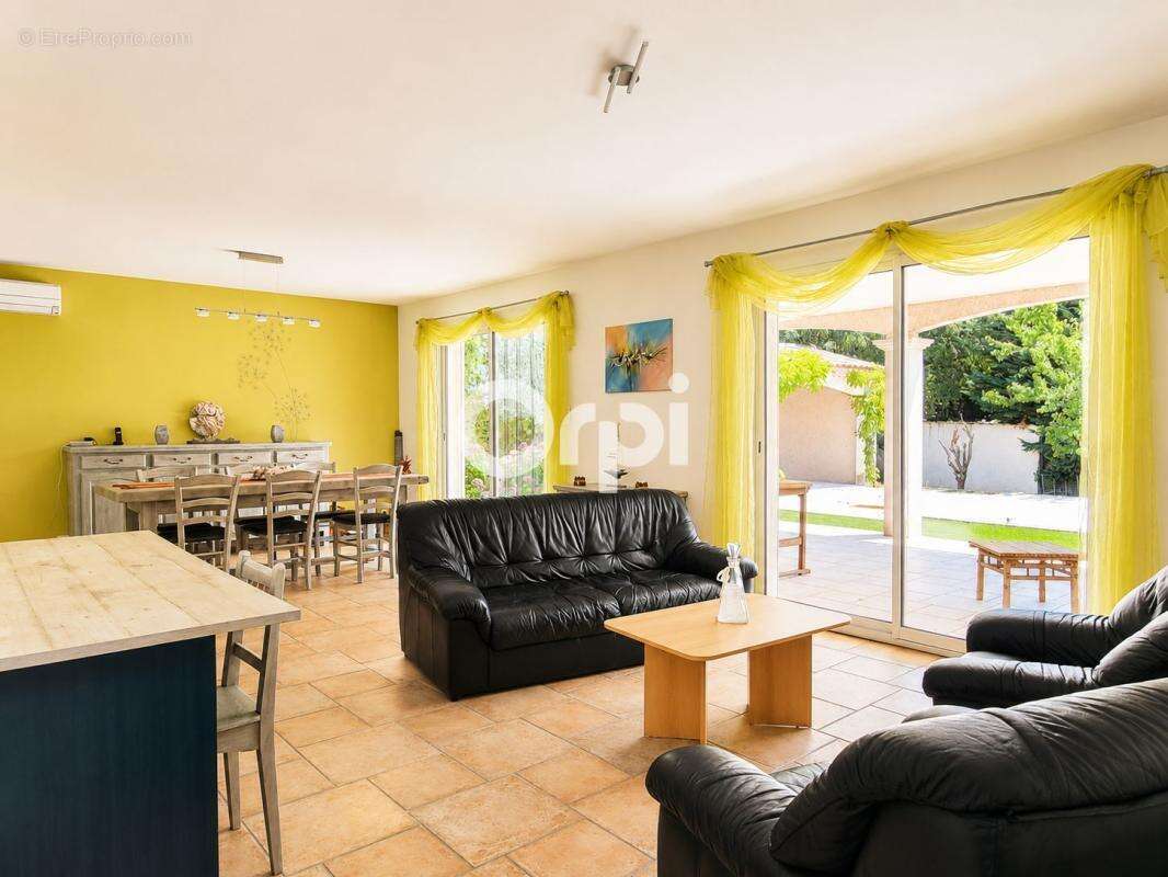 Brouzet-lès-Alès – Villa de Plain-Pied de 120 m²  Terrain de 1 500 m² - photo 4