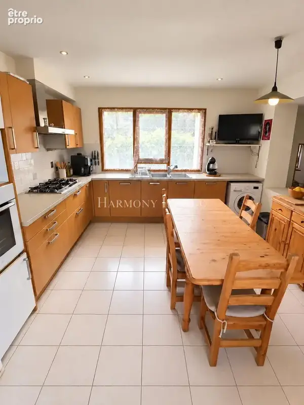 Maison familiale de 142 m2 à proximité des transports - photo 3