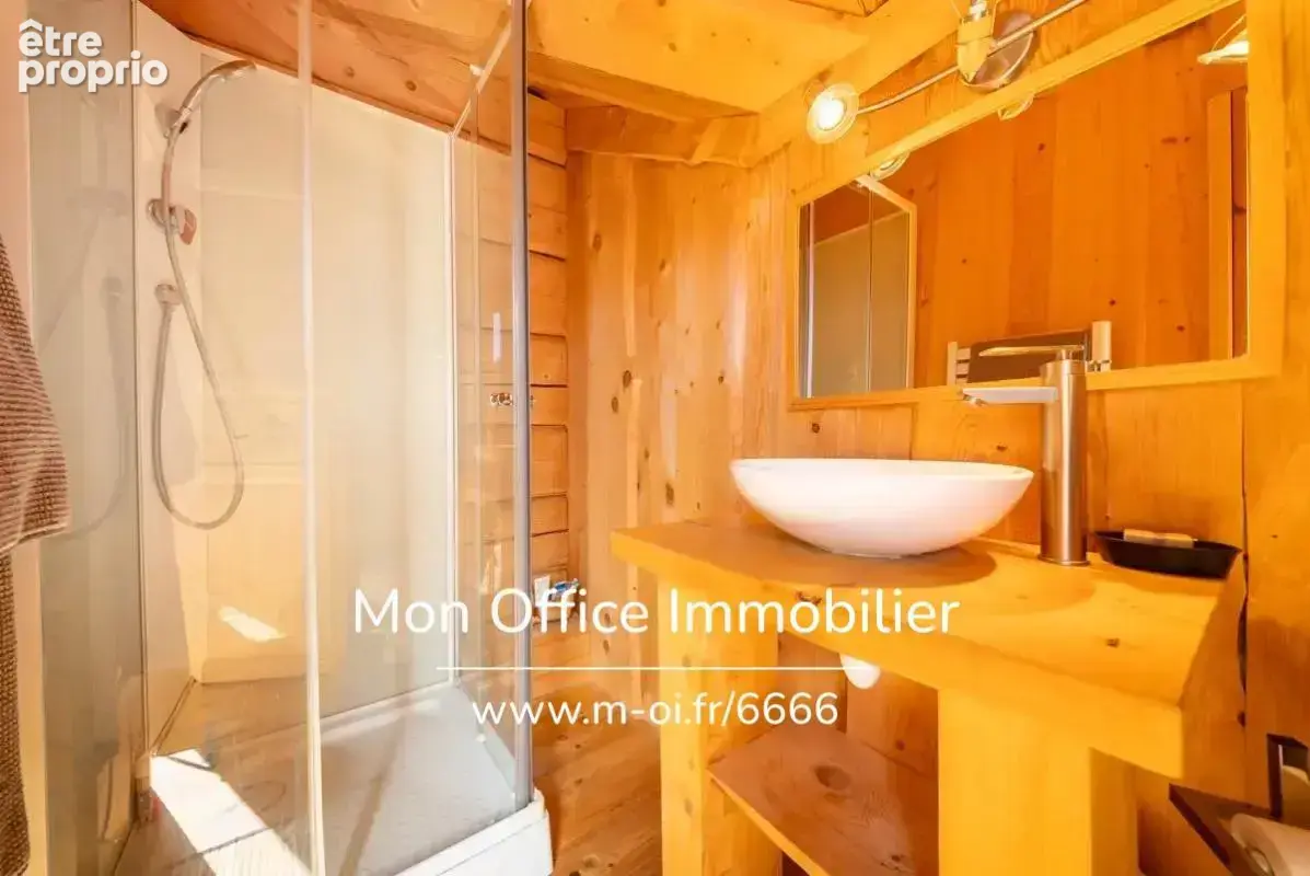 Référence : 6666-CLG - Chalet de type 7 en madrier de 240m² sur une parcelle de 1500m² à La Joue du Loup - photo 8