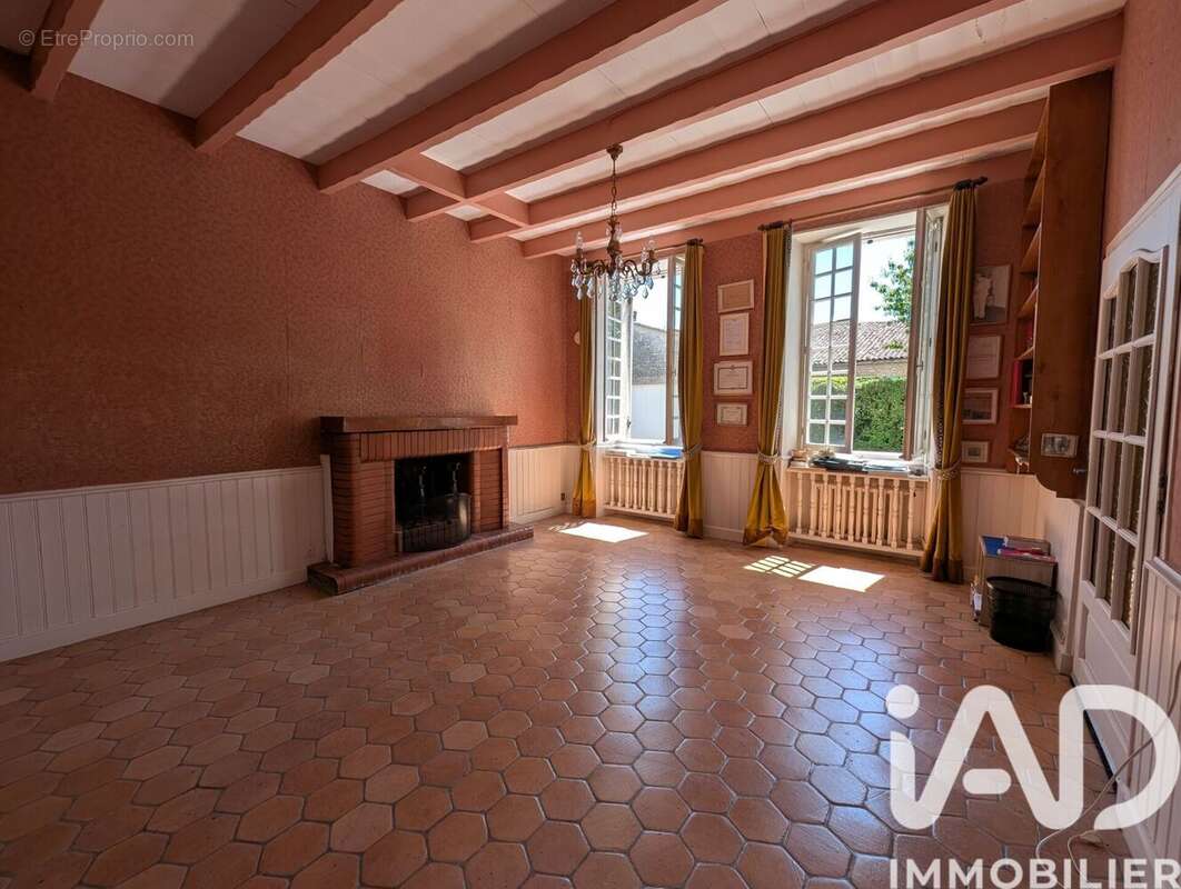 Maison 145 m² à Montils  - photo 5
