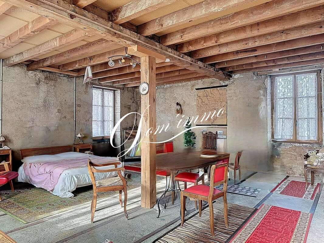 Maison à THOISY-LA-BERCHERE