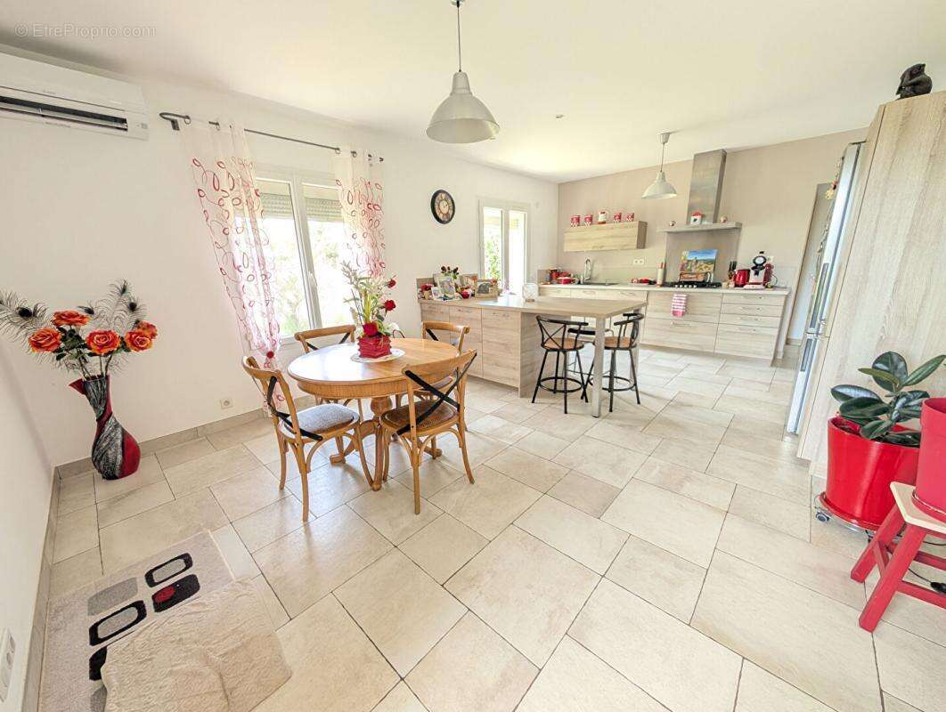 Ensemble immobilier  à Mas Thibert - photo 9