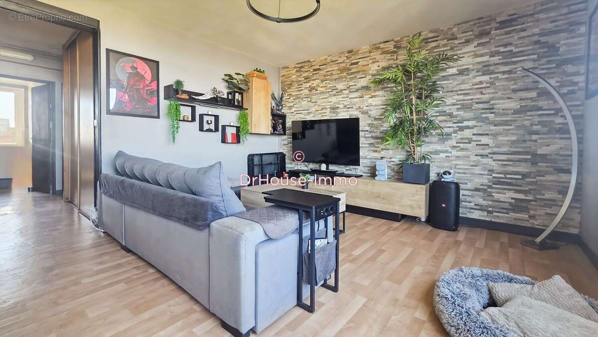 Appartement 61 m² à Nozay  - photo 17