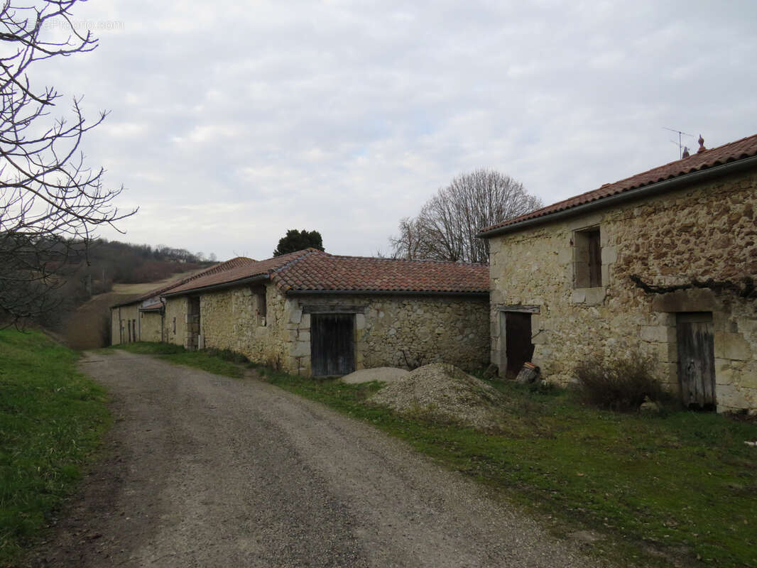 Maison à AIGUILLON