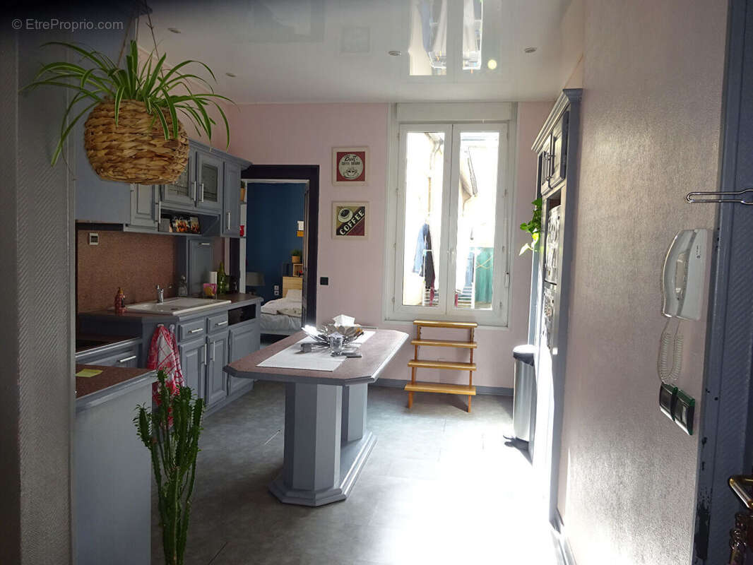 La Ferté-Bernard, hypercentre, appartement 85m² type F4 avec terrasse extérieure - photo 3