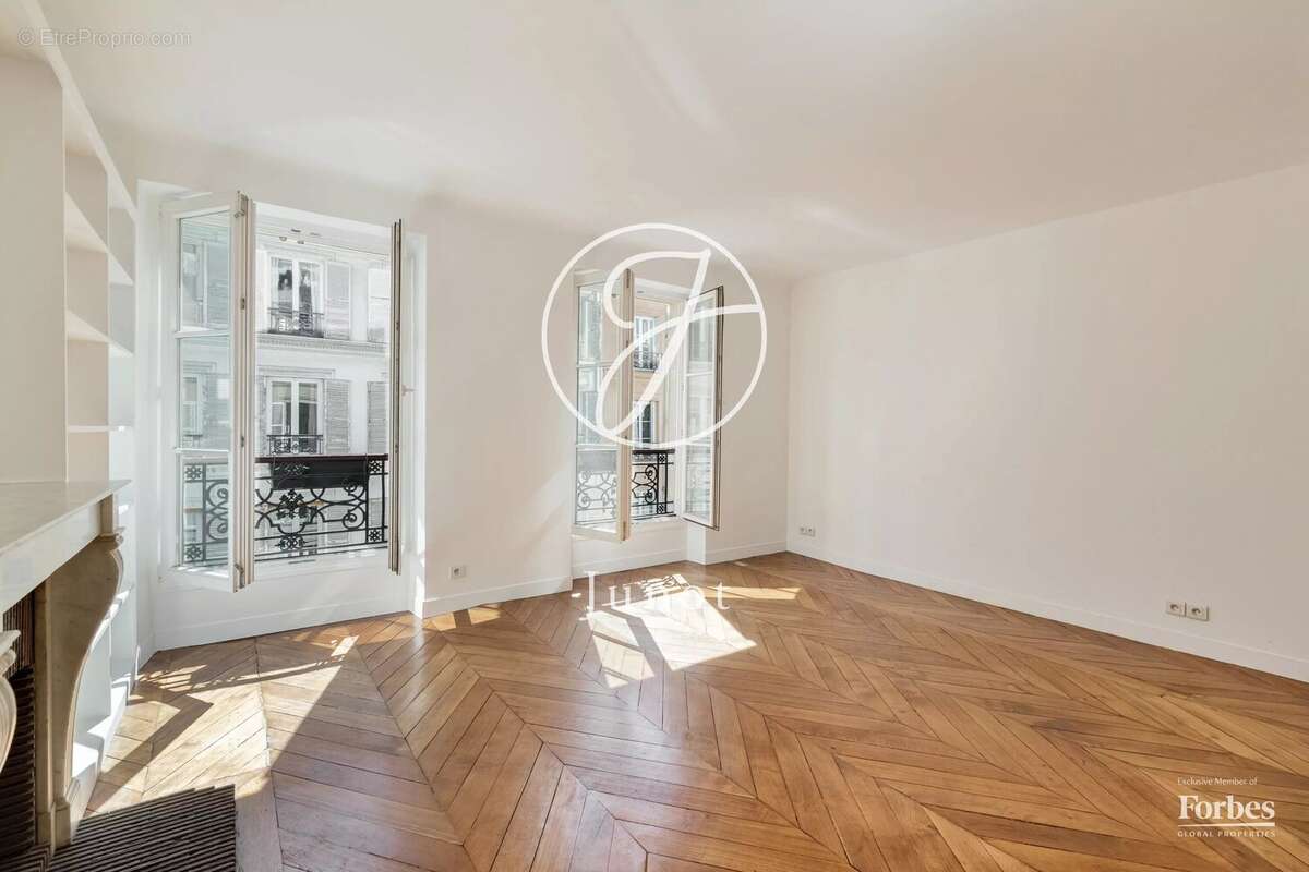 Appartement à PARIS-9E
