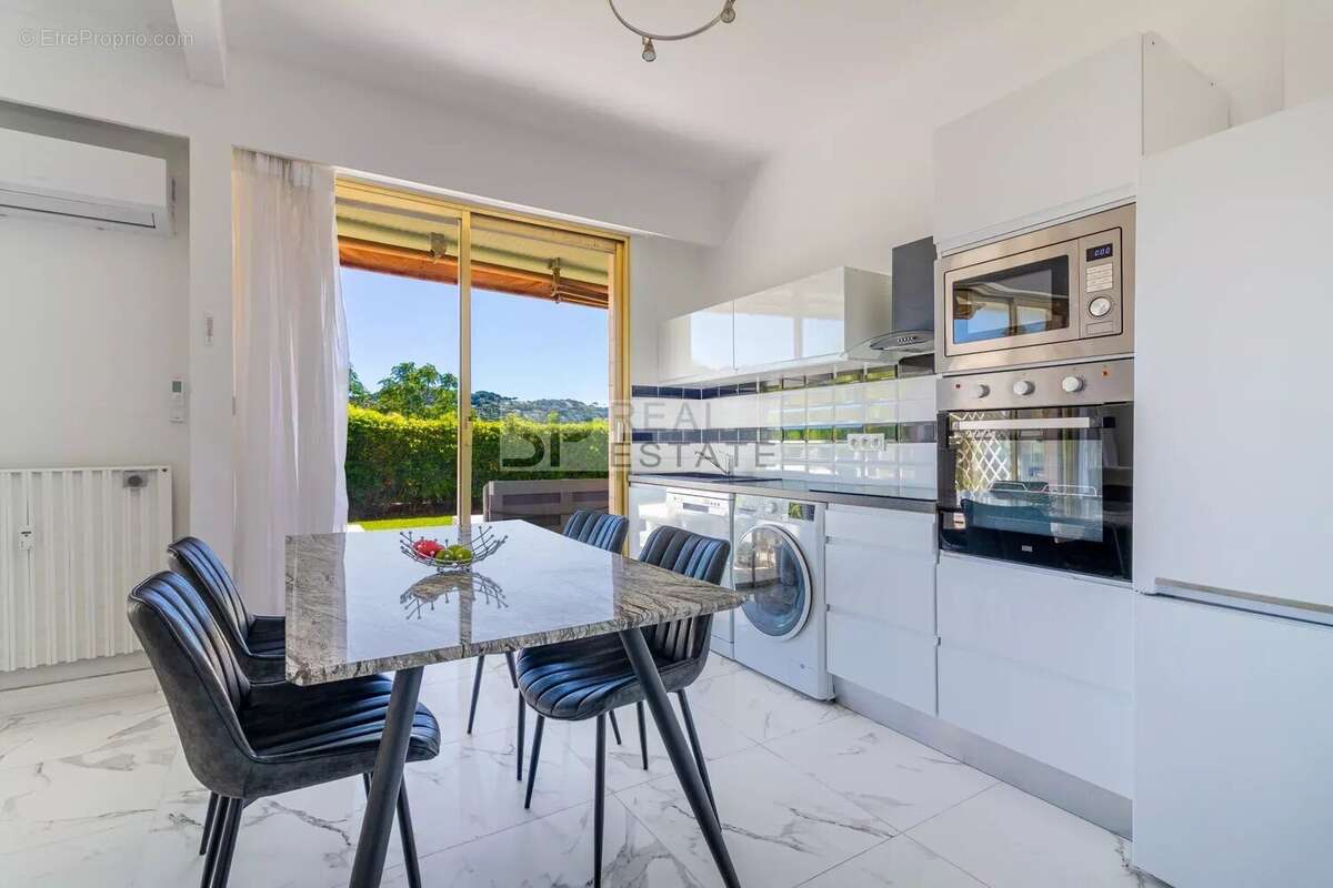 Appartement à LE CANNET