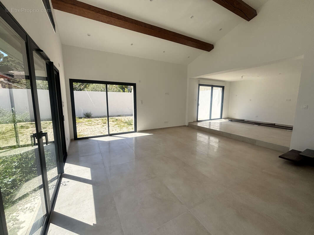 Appartement à CARRY-LE-ROUET