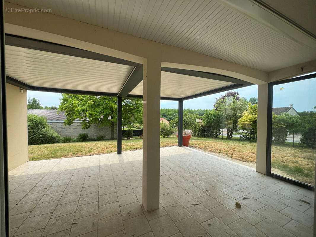 Maison à CHATELRAOULD-SAINT-LOUVENT