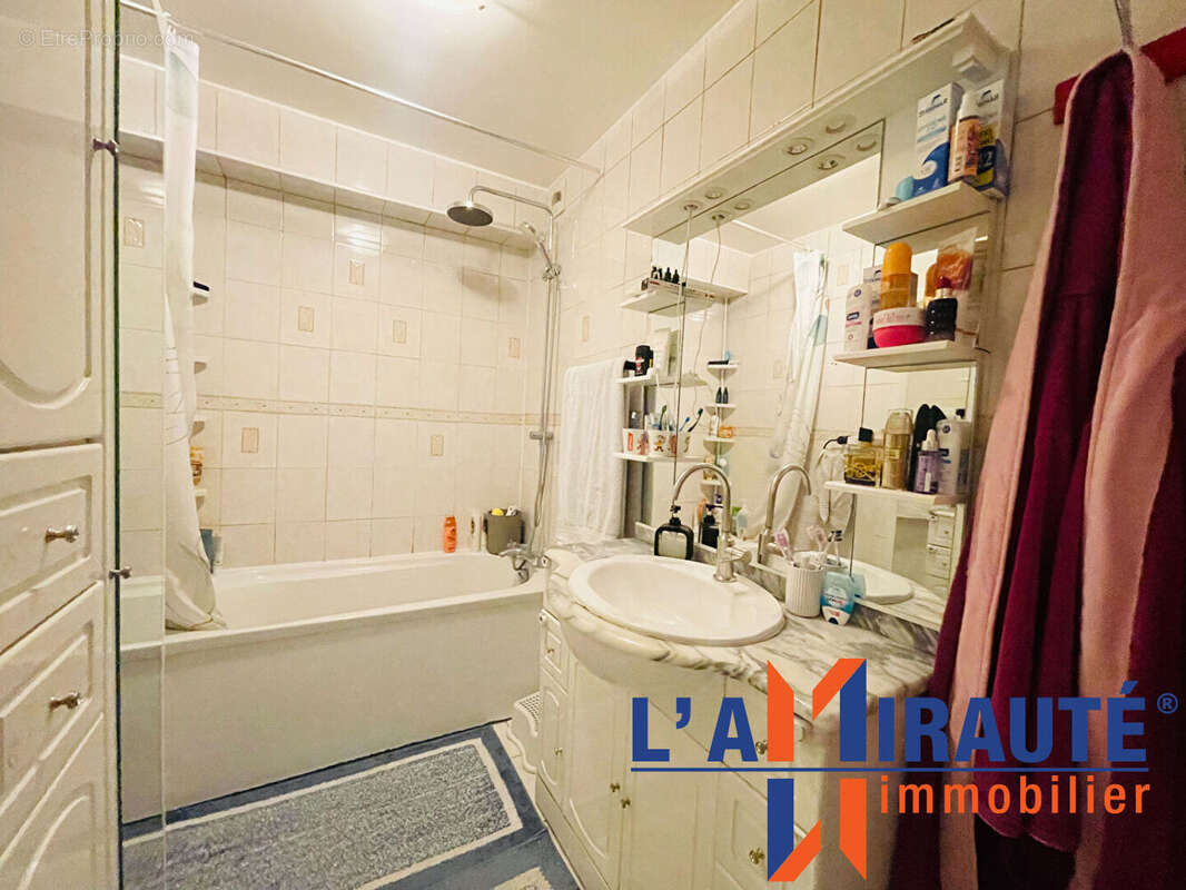 Appartement à SARTROUVILLE