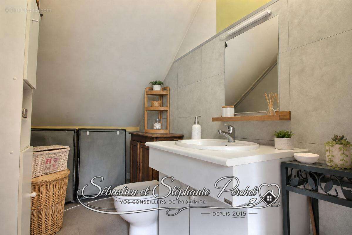 EXCLUSIVITE: Ensemble de 2 Maisons sur un terrain d'environ 1672 m2 - photo 11