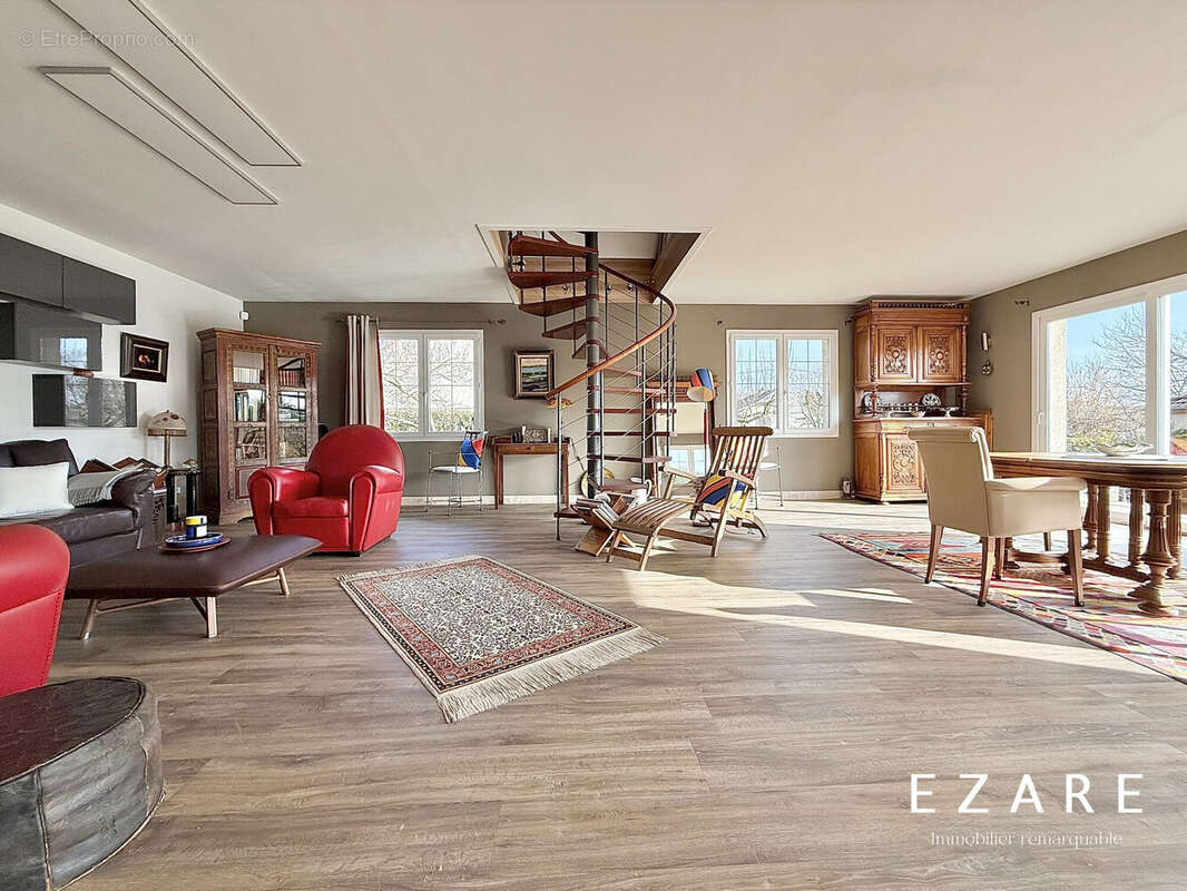 Maison à BELLENEUVE