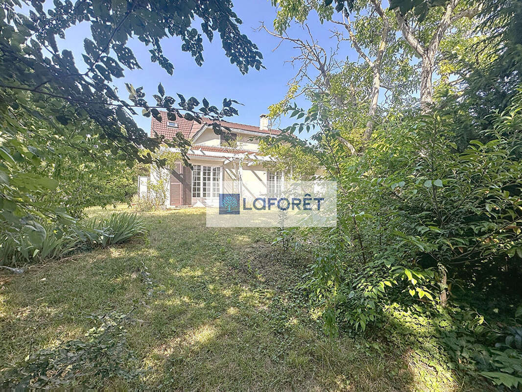 Maison à SARTROUVILLE