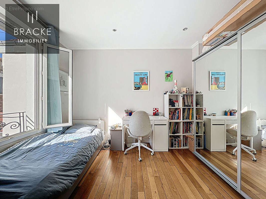 Maison à COURBEVOIE