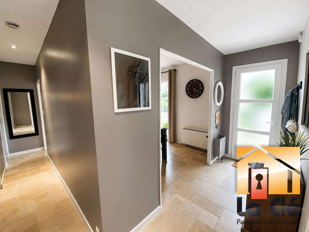 Maison 113 m² à Colayrac-Saint-Cirq  - photo 8