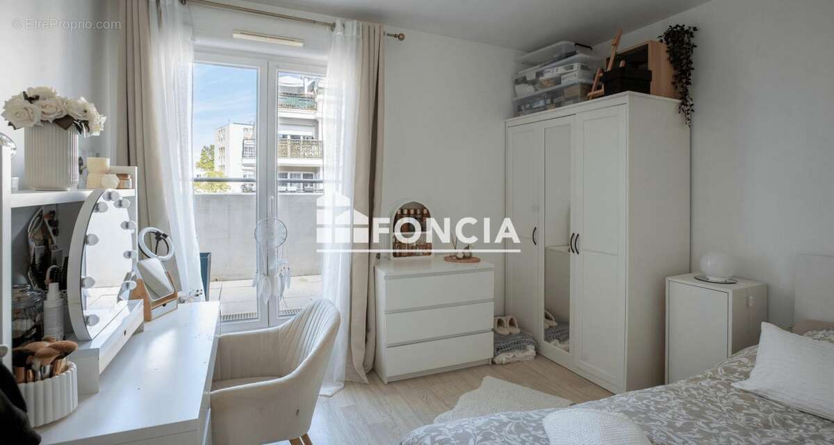 Appartement à SARTROUVILLE
