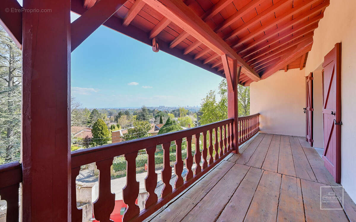 Maison à SAINT-CYR-AU-MONT-D'OR