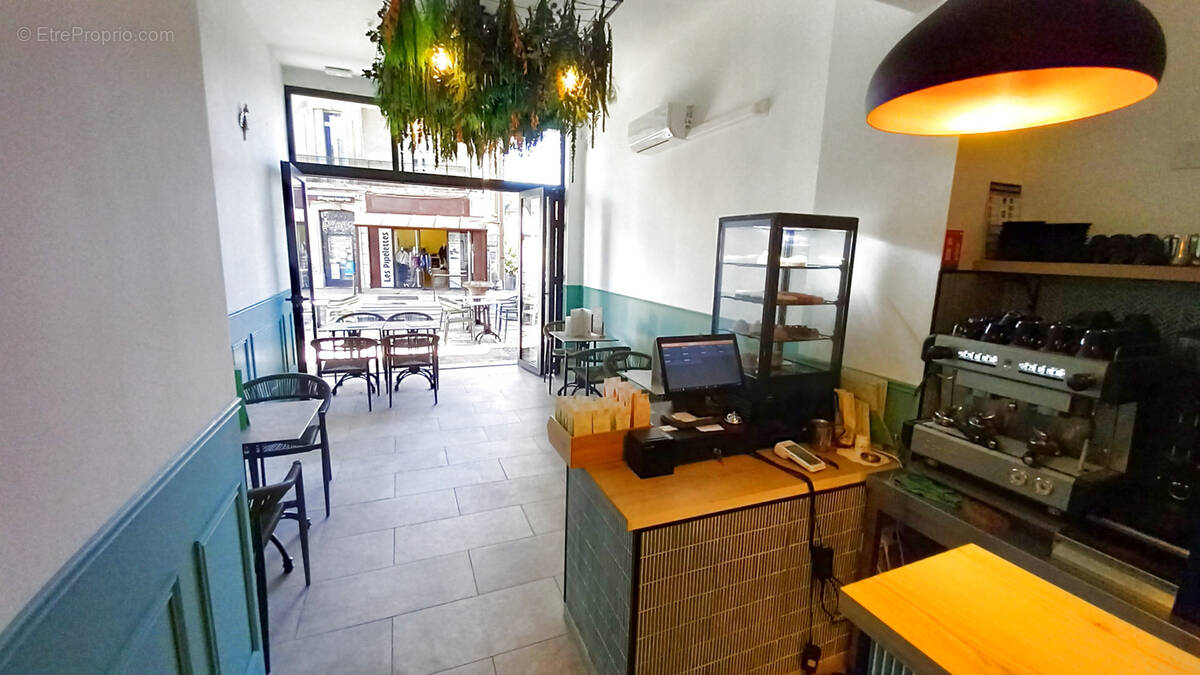 Commerce à LAMALOU-LES-BAINS