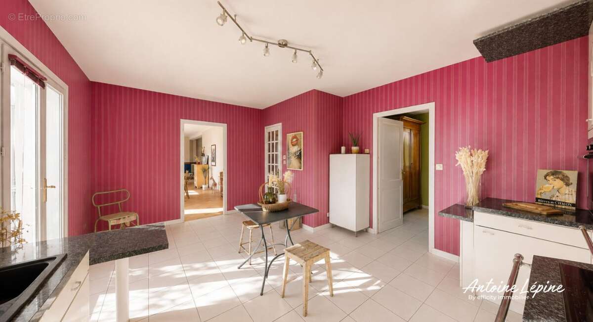 Maison 195 m² à Lachassagne  - photo 15
