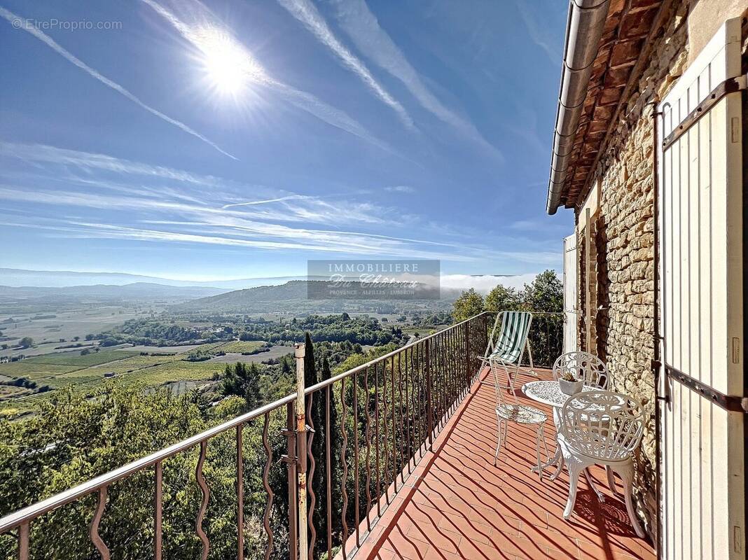 Maison à GORDES