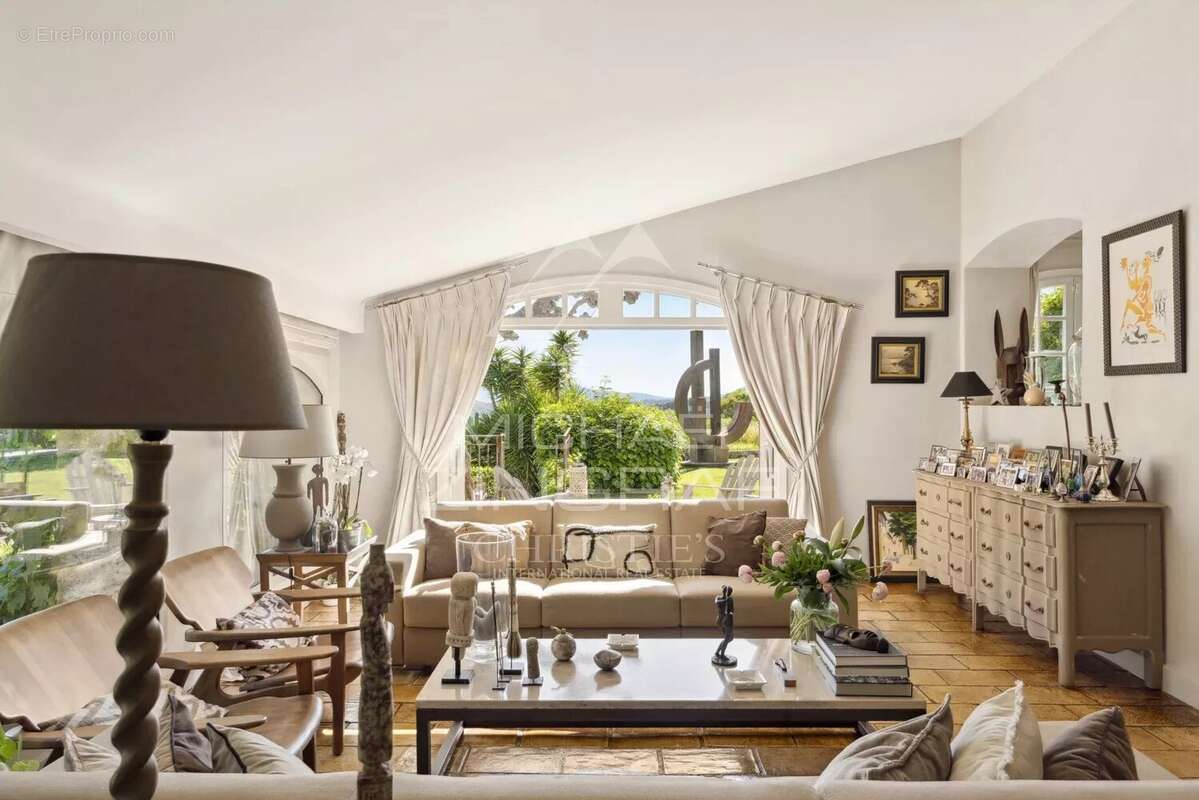 Maison à MOUANS-SARTOUX