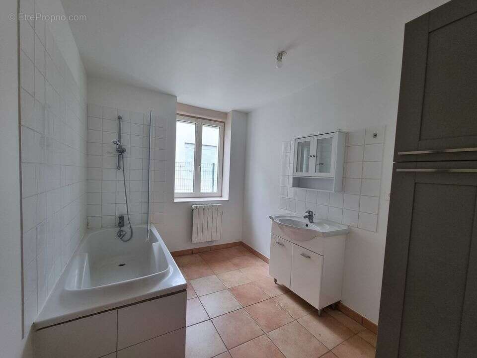 Appartement à LA CHAPELLE-MOUTILS