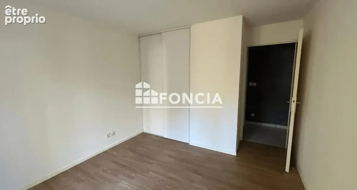 Appartement T3 libre en rez-de-chaussée avec parking privatif et cellier - photo 9