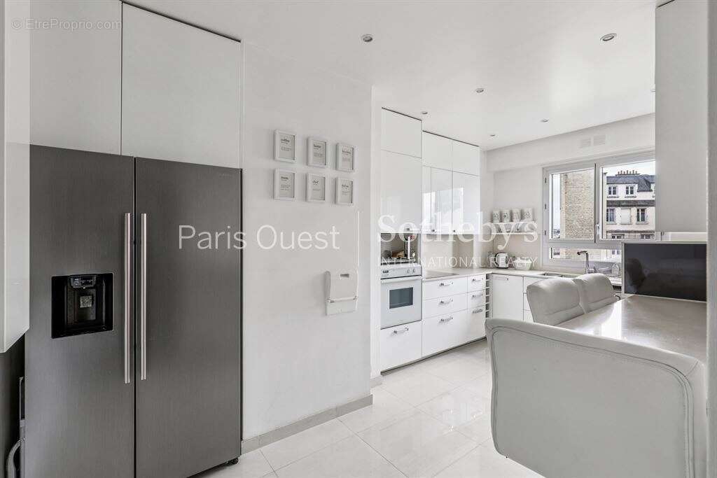 Appartement à NEUILLY-SUR-SEINE