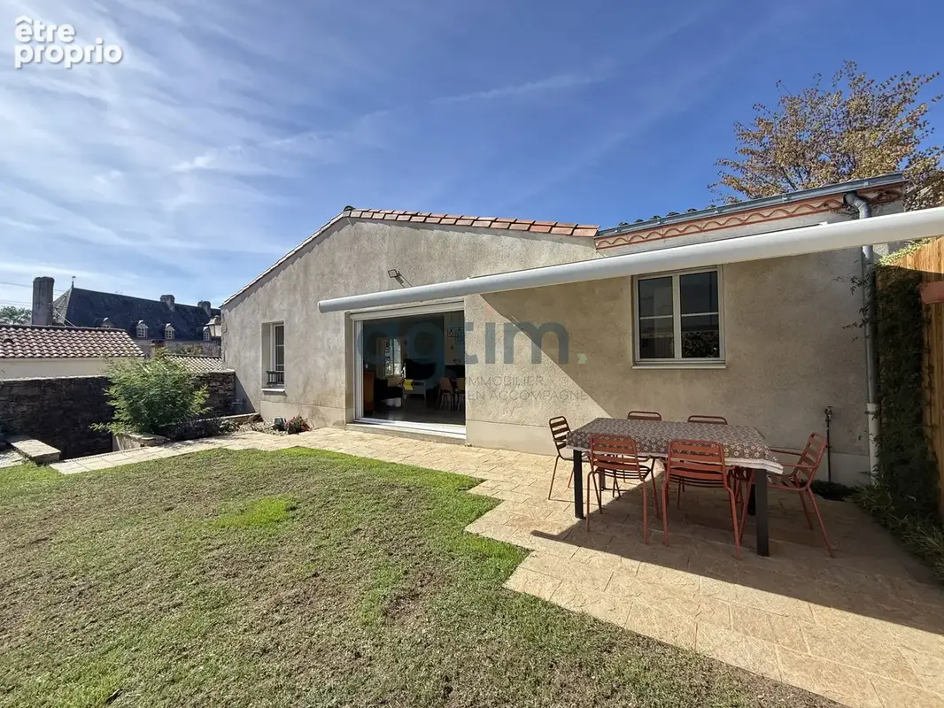Maison à MONTAIGU