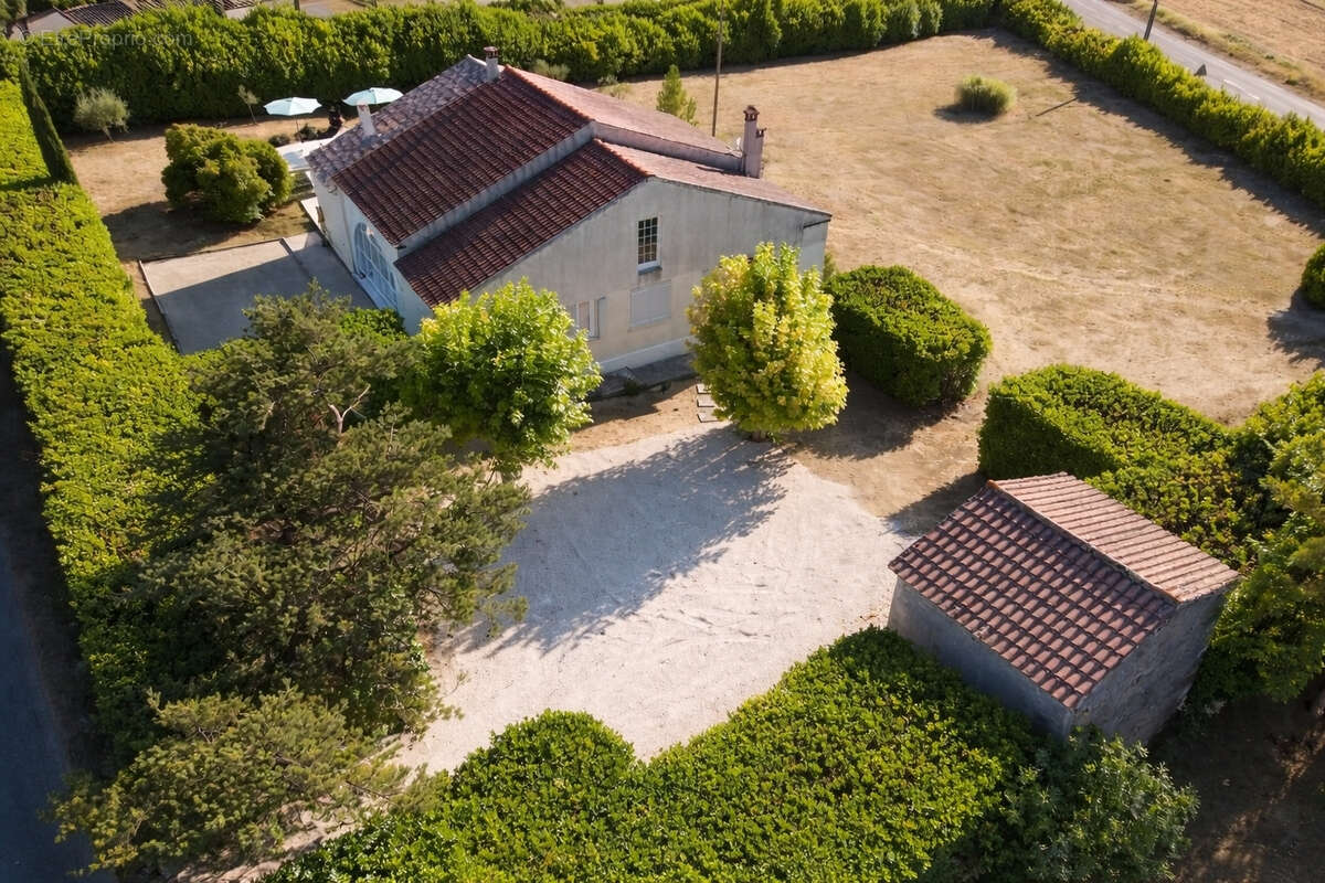 Maison à BARJAC