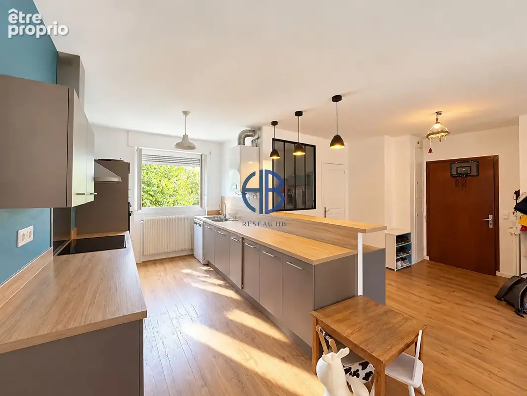 Appartement La Tour Du Pin 5 pièce(s) 105 m2 - photo 2