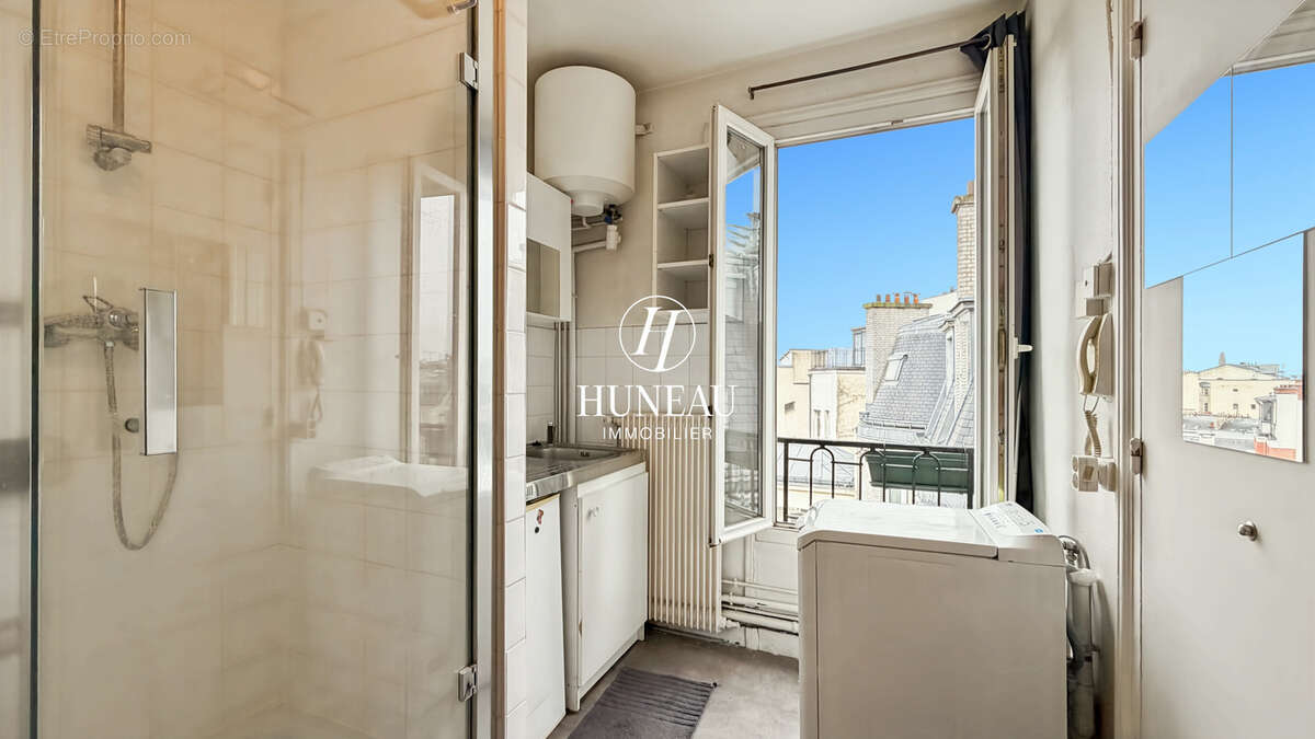 Appartement à PARIS-17E