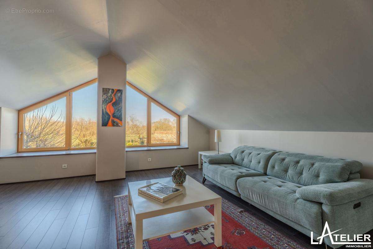 Maison à SAINT-ETIENNE-DE-MONTLUC