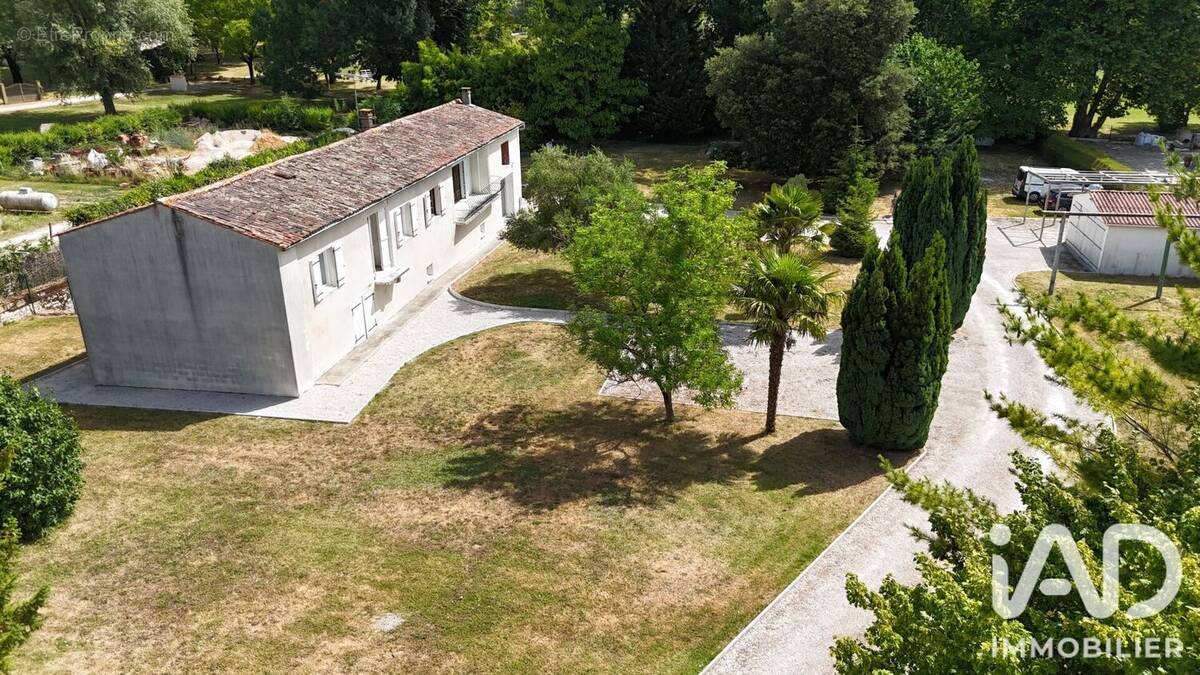Photo 1 - Maison à JARNAC-CHAMPAGNE