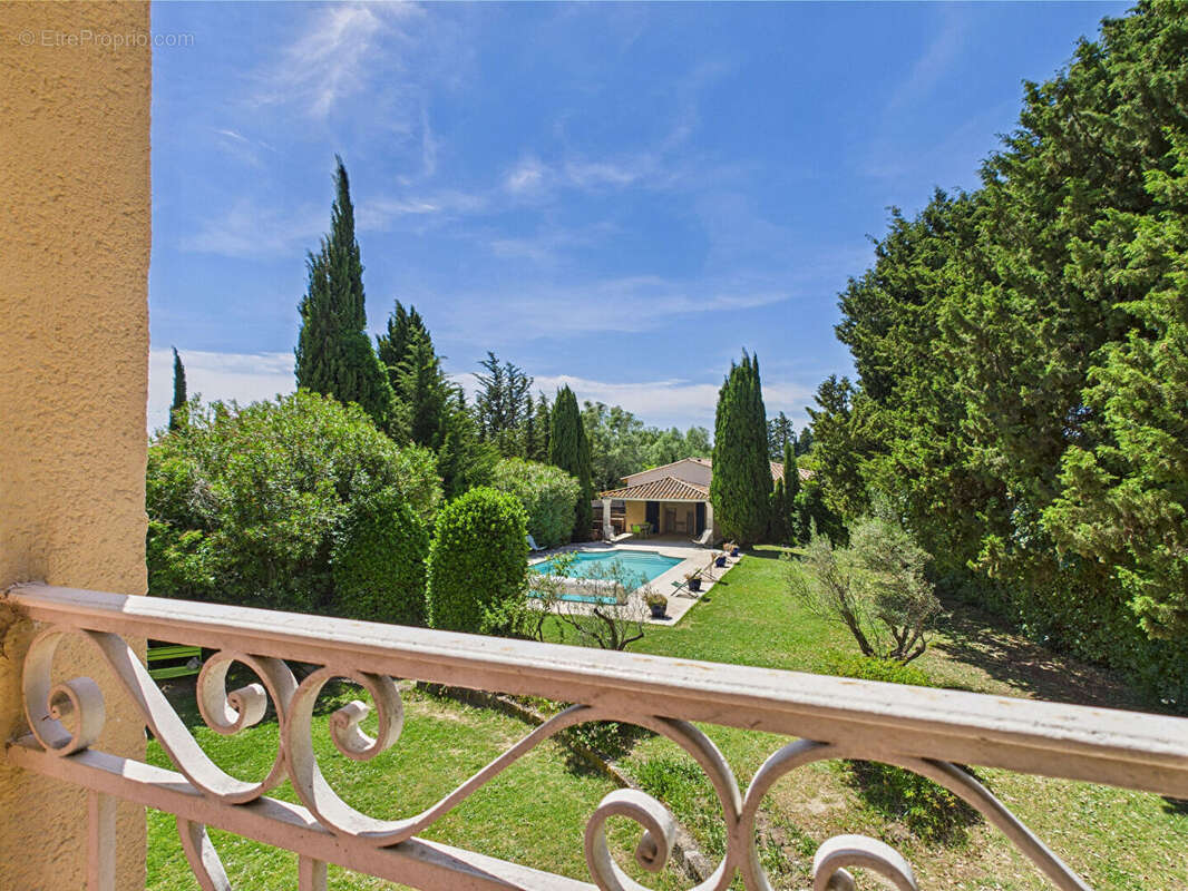 Maison à FONTVIEILLE