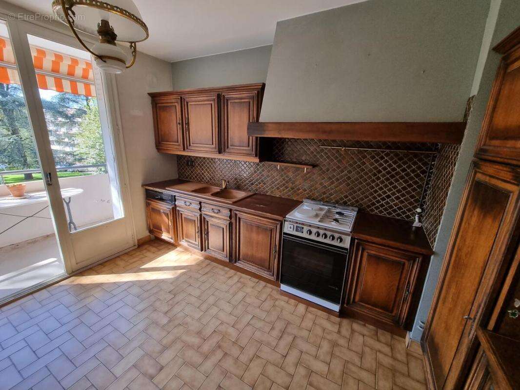 Appartement à DECINES-CHARPIEU