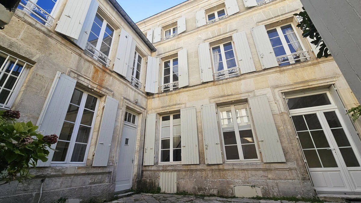 Maison à COGNAC