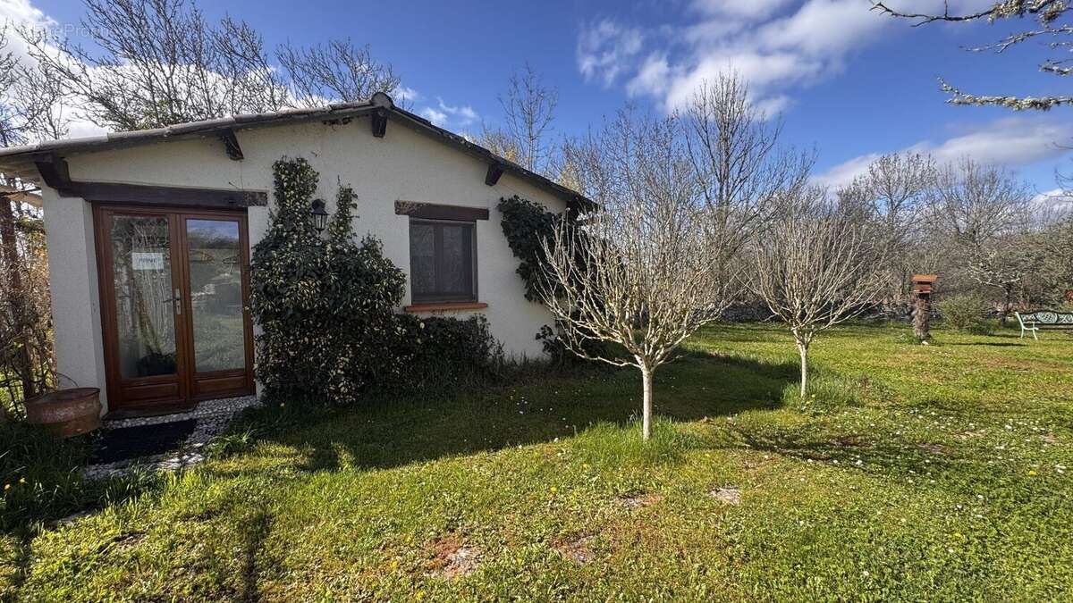 Charme de l'ancien, volumes généreux et prestations récentes - photo 17