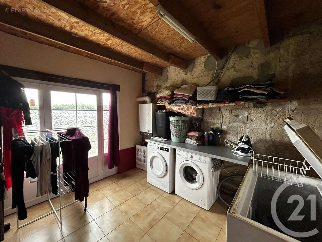 Maison 106 m² à Chamadelle  - photo 8