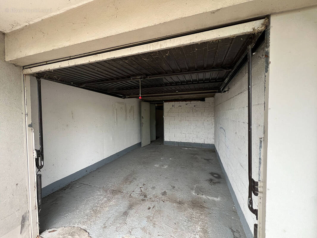 Parking à CLERMONT-FERRAND