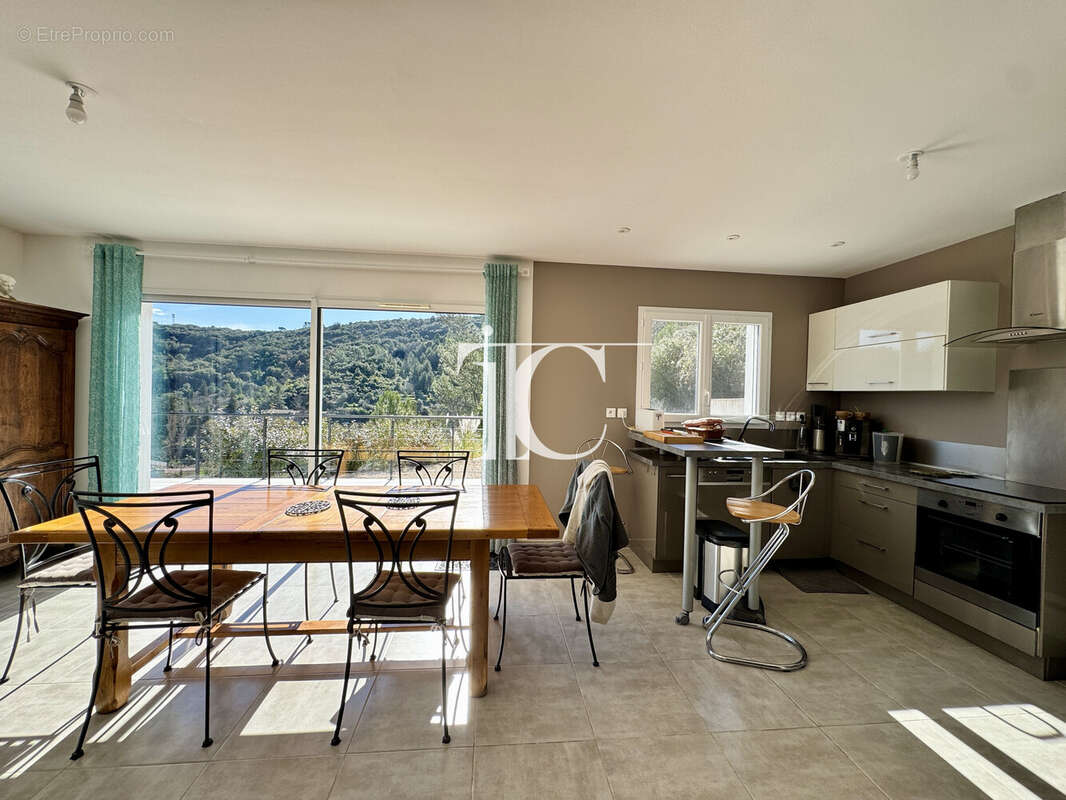 Villa  84 m² avec vue plongeante sur le village - 1330 m² de terrain arbore- 3 chambres - garage - photo 6