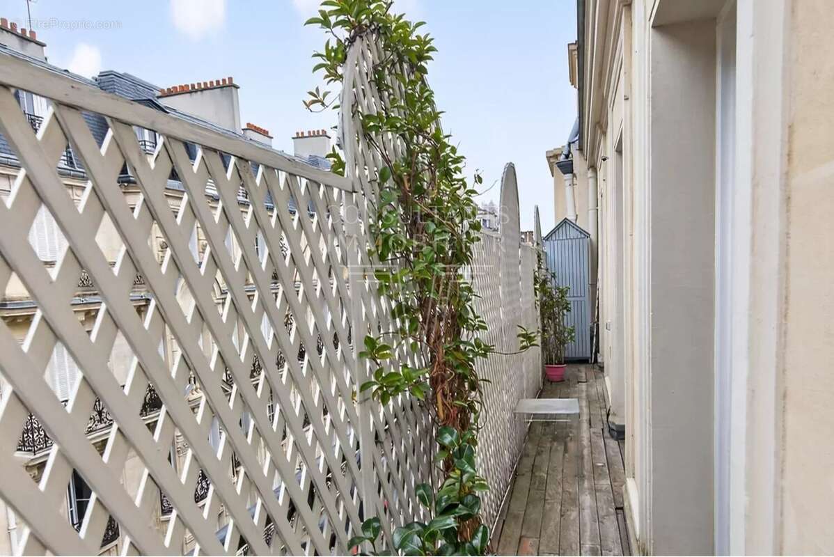 Appartement à PARIS-17E