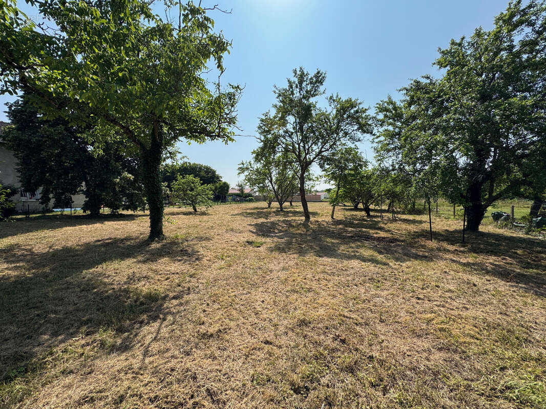Maison à SAINT-REMY-EN-ROLLAT