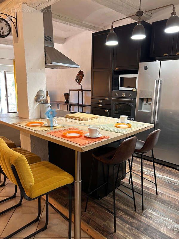 Vergèze 150 m de la gare , en exclusivité Maison de village de 136 m2 hab 5 chambres , piscine - photo 10