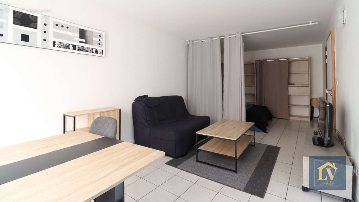 Appartement à PEZILLA-LA-RIVIERE