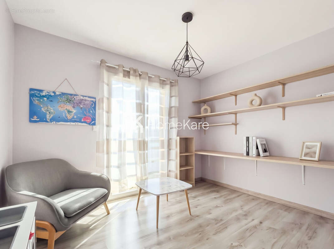 Maison 113 m² à L'isle-Jourdain  - photo 8